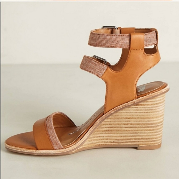 Dolce Vita Cassie Honey Brown Wedge Sandals - Picture 3 of 12